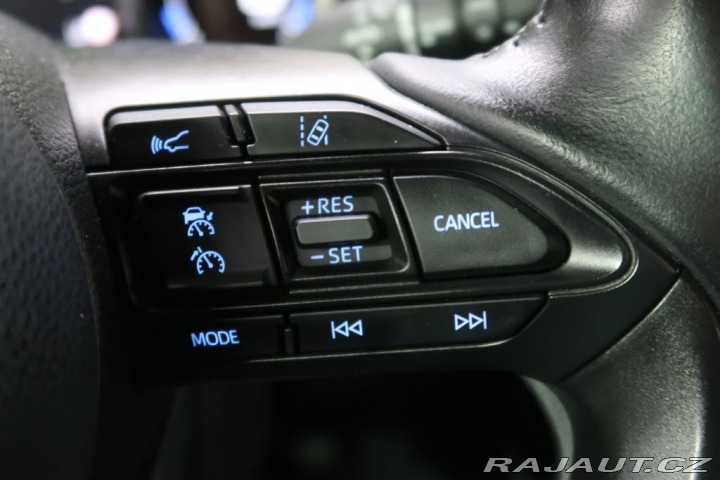 Toyota Yaris 1.5Hybrid,CZ,1Maj,Selecti 2021