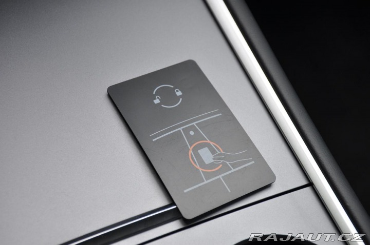 Tesla Model Y LONG RANGE DUAL REZERVACE 2023