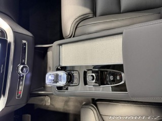 Volvo XC90 B5 2.0L 250+14k AT8 AWD U 2025
