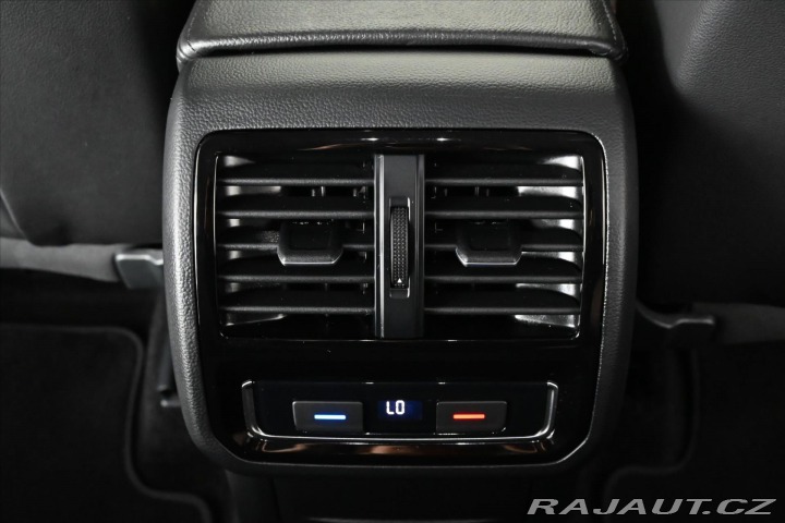 Volkswagen Passat 2,0 TDI 110 kW DSG ELEGAN 2021