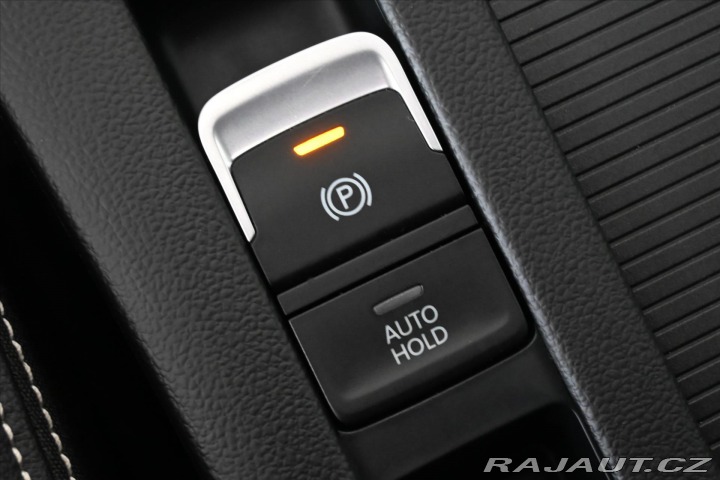 Volkswagen Passat 2,0 TDI 110 kW DSG ELEGAN 2021