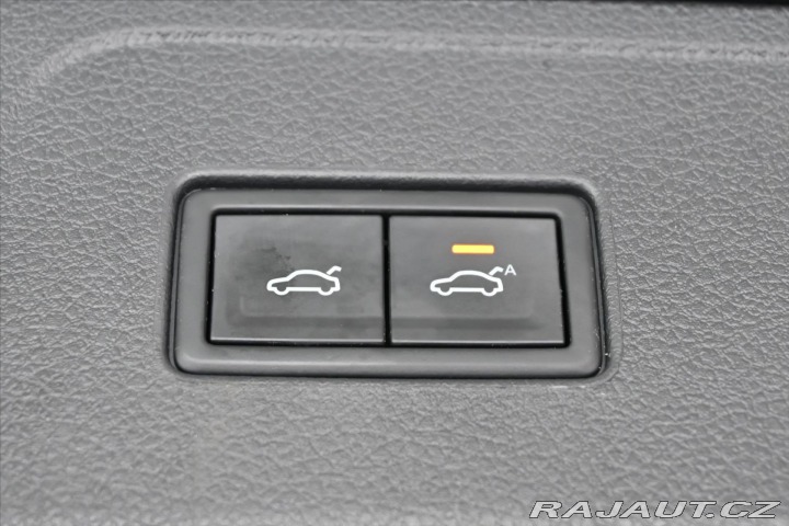 Volkswagen Passat 2,0 TDI 110 kW DSG ELEGAN 2021