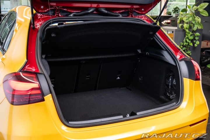Mercedes-Benz A 4MATIC+ 360/LED/CarPlay 2023