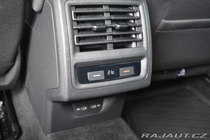 Volkswagen Golf 1.5 TSI eTSI DSG*TAŽNÉ*AC 2021