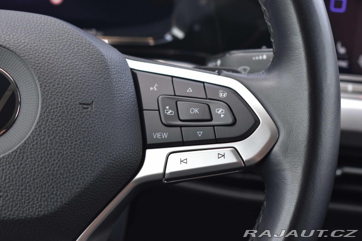 Volkswagen Golf 1.5 TSI eTSI DSG*TAŽNÉ*AC 2021