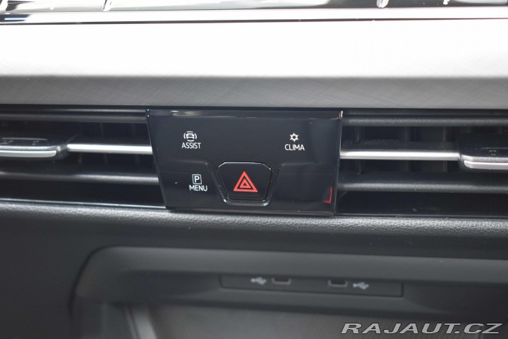 Volkswagen Golf 1.5 TSI eTSI DSG*TAŽNÉ*AC 2021