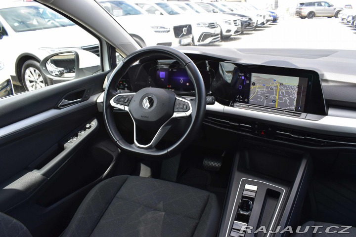 Volkswagen Golf 1.5 TSI eTSI DSG*TAŽNÉ*AC 2021