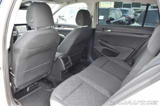 Volkswagen Golf 1.5 TSI eTSI DSG*TAŽNÉ*AC 2021