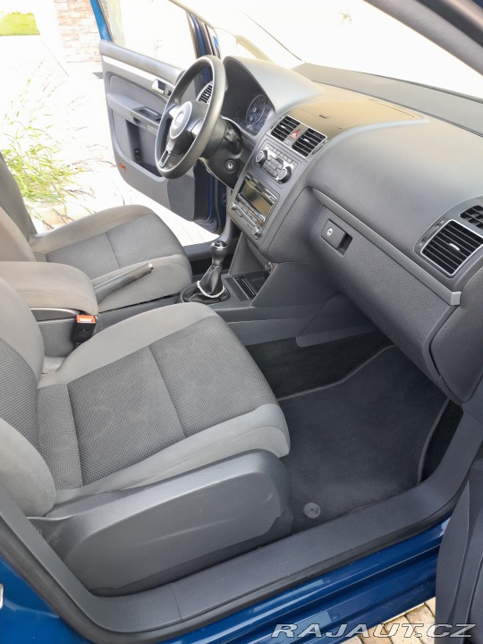 Volkswagen Touran 2011