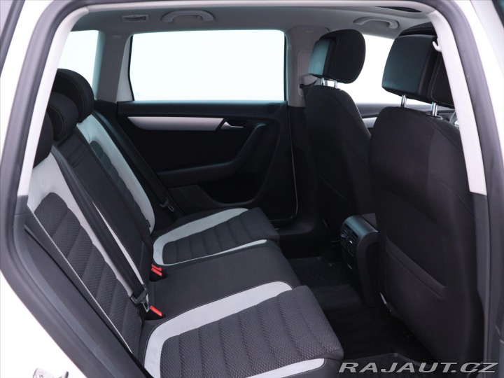 Volkswagen Passat 2,0 TDI 130kW DSG CZ Xeno 2014