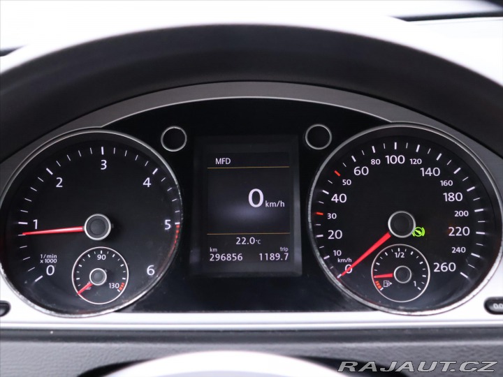 Volkswagen Passat 2,0 TDI 130kW DSG CZ Xeno 2014