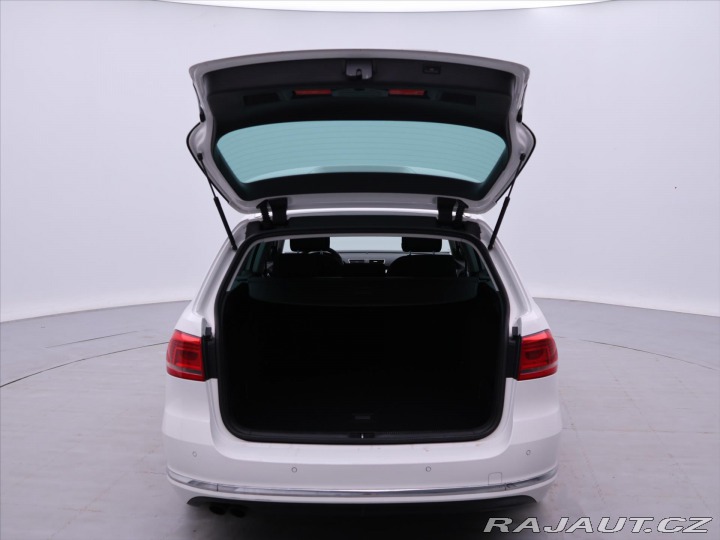 Volkswagen Passat 2,0 TDI 130kW DSG CZ Xeno 2014