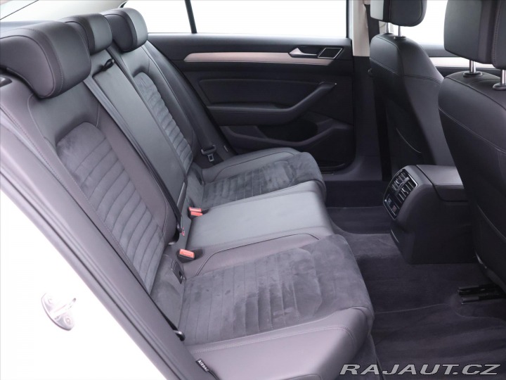 Volkswagen Passat 2,0 TSI 200kW DSG CZ R-li 2019