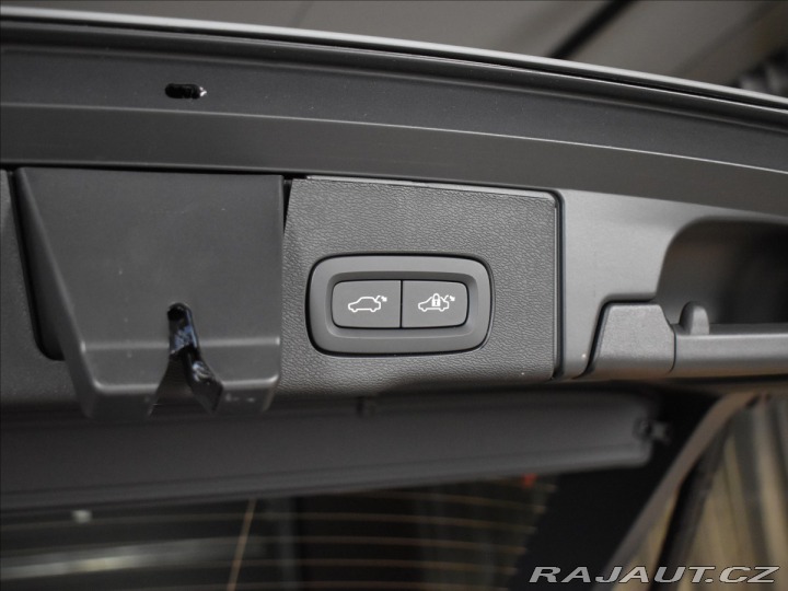 Volvo XC60 2,0 T6 AWD Plus Bright 2025