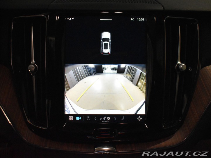 Volvo XC60 2,0 B4 AWD Plus Dark 2024