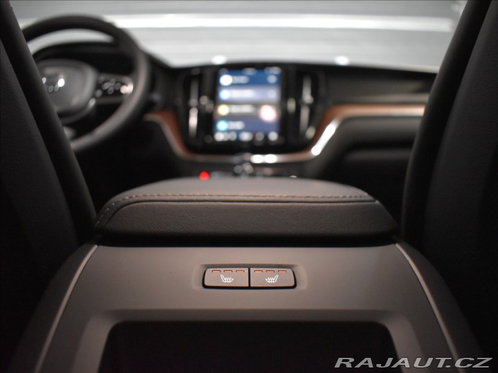 Volvo XC60 2,0 B4 AWD Plus Dark 2024