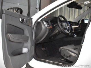 Volvo XC60 2,0 B4 AWD  Plus Dark 2024