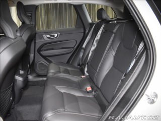 Volvo XC60 2,0 B4 AWD  Plus Dark 2024