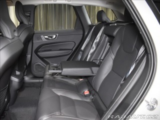 Volvo XC60 2,0 B4 AWD  Plus Dark 2024