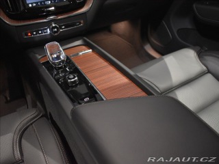 Volvo XC60 2,0 B4 AWD  Plus Dark 2024