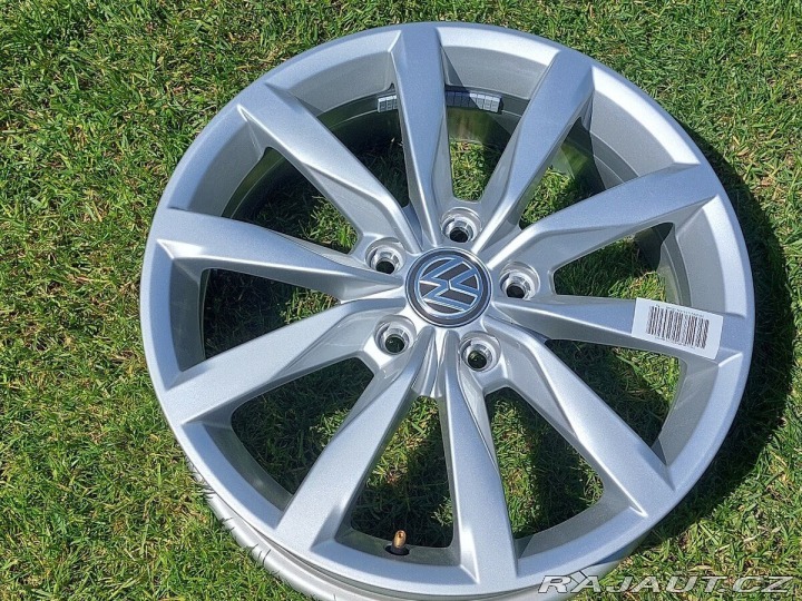 Volkswagen Touran 2,0 7/2020 TDI 85kw 2020