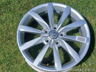 Volkswagen Touran 2,0 7/2020 TDI 85kw 2020