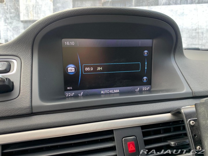 Volvo XC70 2.4D,120KW,2.MAJITEL 2014