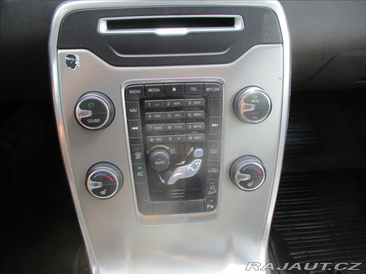 Volvo XC70 2,4 D4 CROSSCOUNTRY AWD G 2013