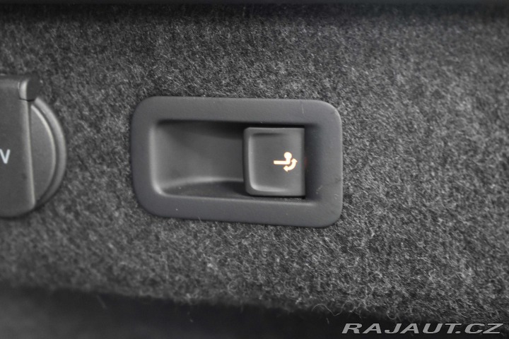 Volkswagen Passat 2.0 TDI *REZERVACE* 2021