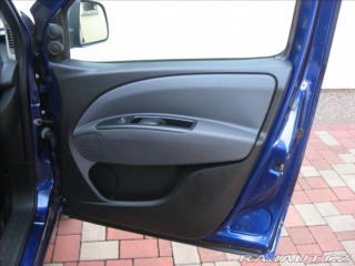 Fiat Dobló 1,6 MJT 105PS  Emotion Pa 2012