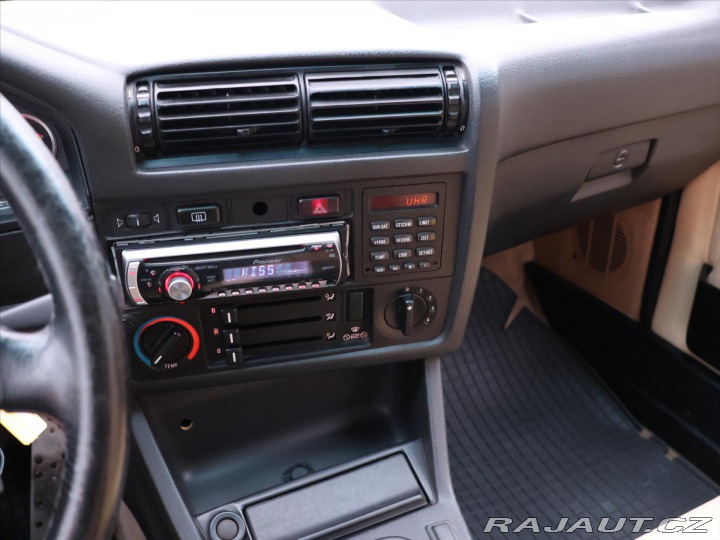 BMW 3 2,5 i 125kW Kůže 1986