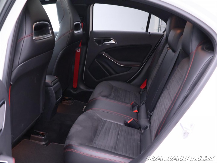 Mercedes-Benz A 2,0 45 AMG Turbo 265KW Au 2015