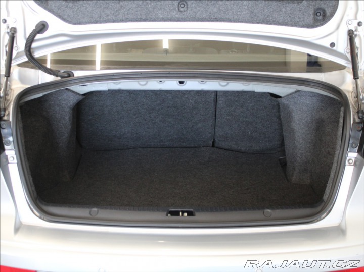Mitsubishi Lancer 1,6 MIVEC 86kW Klima 166t 2012
