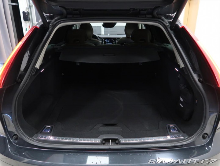 Volvo V90 2,0 D5 AWD AUT CROSS COUN 2019