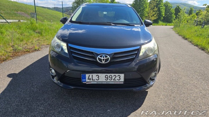 Toyota Avensis 2,0 TDI nafta 2013
