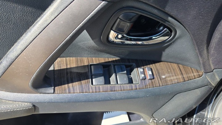 Toyota Avensis 2,0 TDI nafta 2013