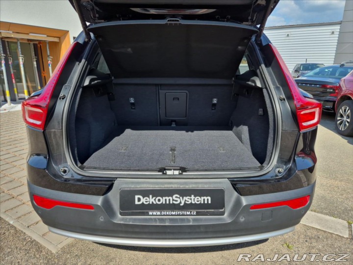 Volvo XC40 2,0 B3 FWD AUTOMAT 2023
