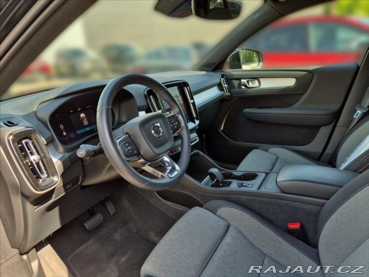 Volvo XC40 2,0 B3 FWD AUTOMAT 2023
