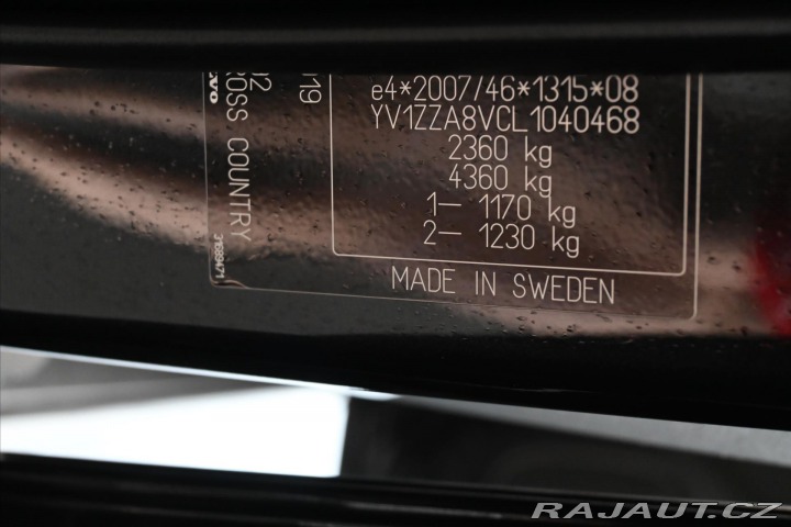 Volvo V60 2,0 D4 AWD 140kW AT CROSS 2019