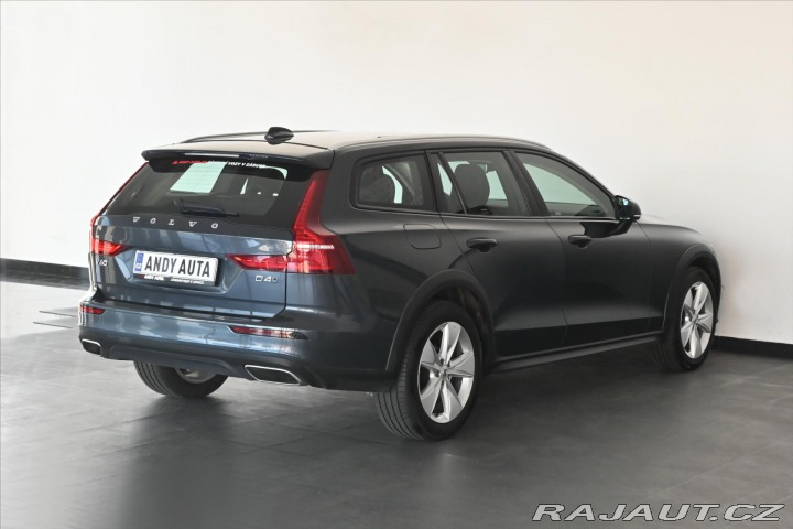 Volvo V60 2,0 D4 AWD 140kW AT CROSS 2019