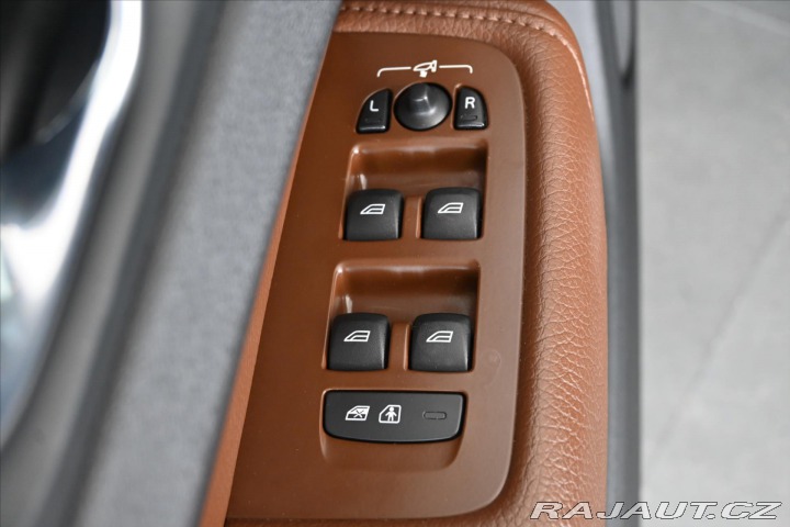 Volvo XC60 2,0 B5 AWD AT *Inscriptio 2020
