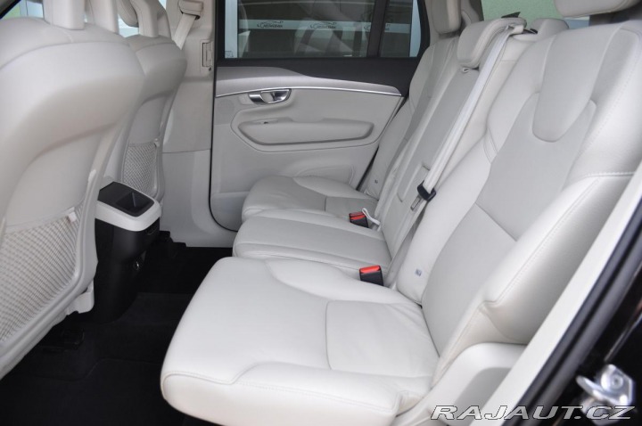 Volvo XC90 B5 AWD MOMENTUM PRO ČR 7. 2019