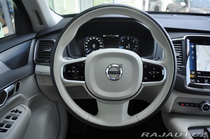 Volvo XC90 B5 AWD MOMENTUM PRO ČR 7. 2019