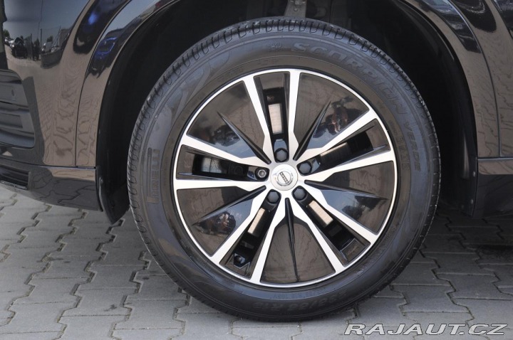 Volvo XC90 B5 AWD MOMENTUM PRO ČR 7. 2019
