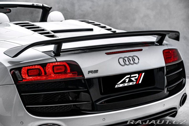 Audi R8 Akrapovič 2011