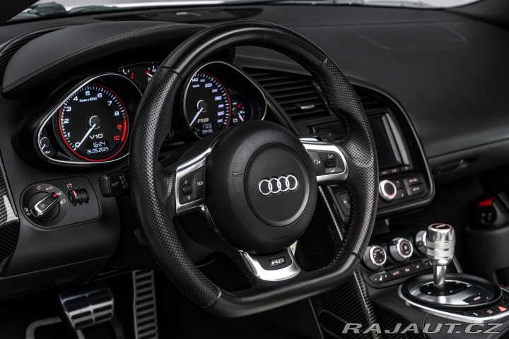 Audi R8 Akrapovič 2011