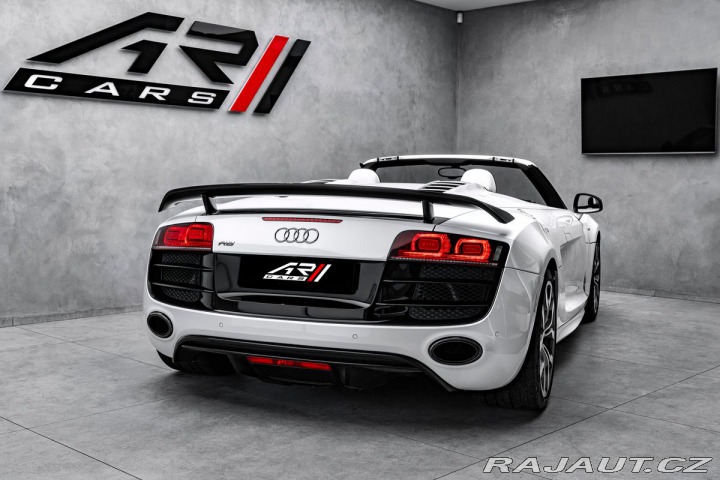 Audi R8 Akrapovič 2011