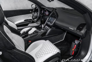Audi R8 Akrapovič 2011