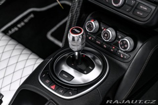 Audi R8 Akrapovič 2011