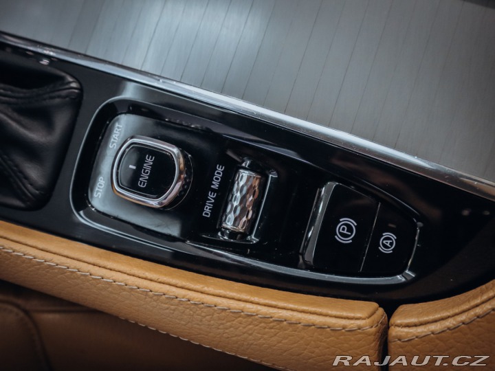 Volvo XC90 D5 AWD Momentum 2017
